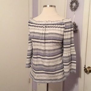 Beautiful 🌷 off shoulder navy & white top sz26/28